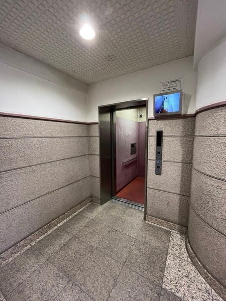 �y�G���g�����X�z�@