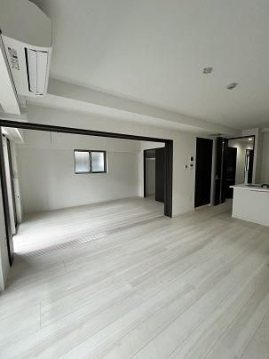 �y�����E���r���O�z�@