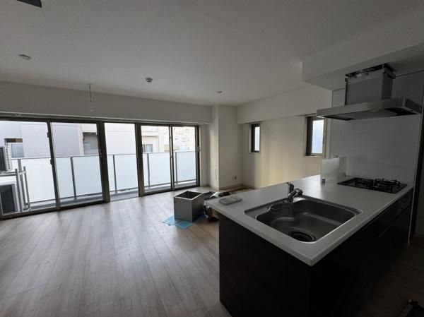 �y�����E���r���O�z�@