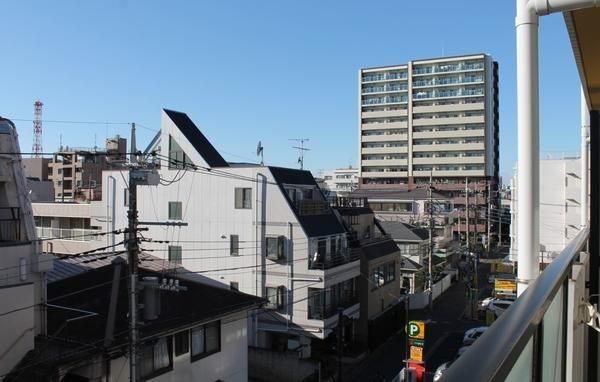 �y���]�z�@