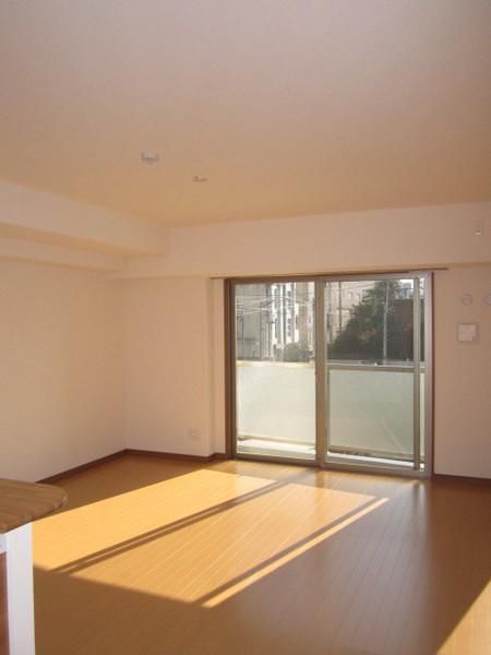 �y�����E���r���O�z�@