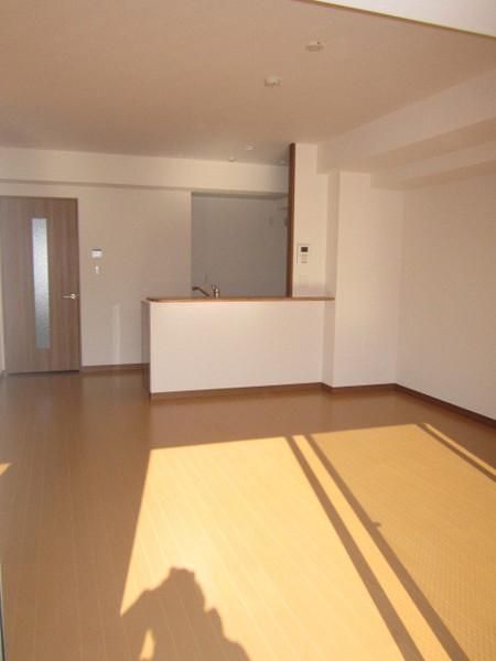 �y�����E���r���O�z�@