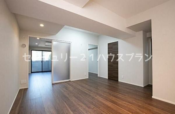 �y�����E���r���O�z�@